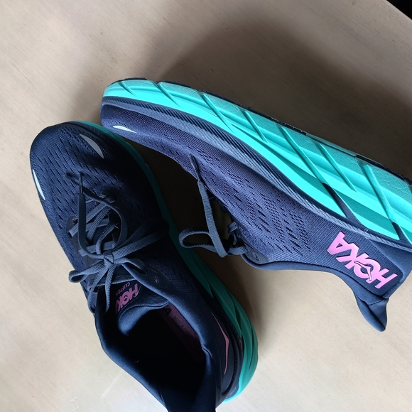 Hoka Purple Sneakers with Breathable Mesh Design - Picture 5 of 7